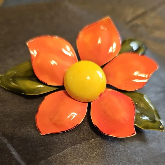 Flower Pin Bundle - Picture 5 of 12